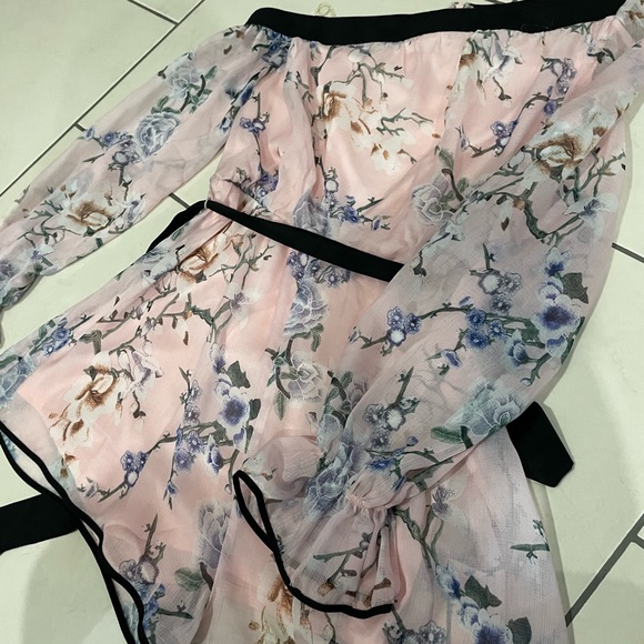 Pink floral off the shoulder playsuit with black detailing - Picture 5 of 9